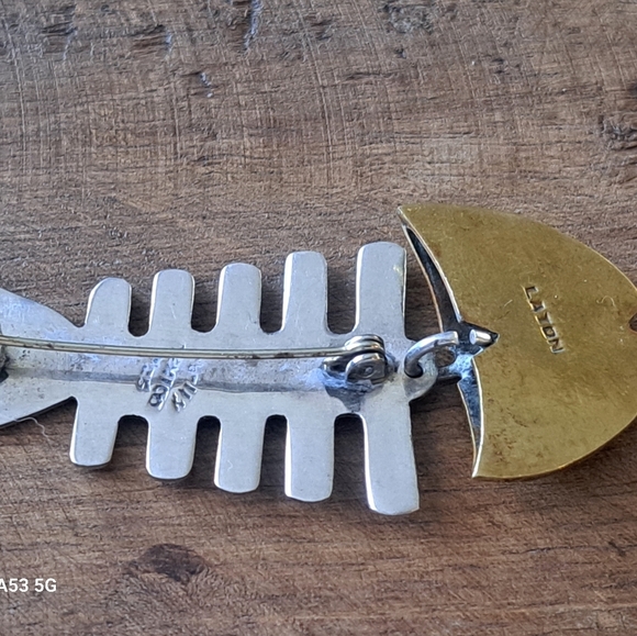 925 Sterling silver and brass fish brooche - Picture 6 of 7